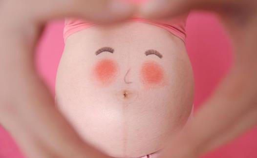 孕晚期胎动频繁正常吗？