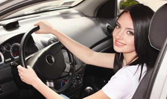 开车时胃疼应该怎么办