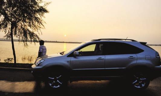 司机开车门出事故谁负责？