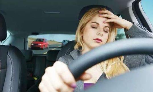 如何避免长久开车手长茧？