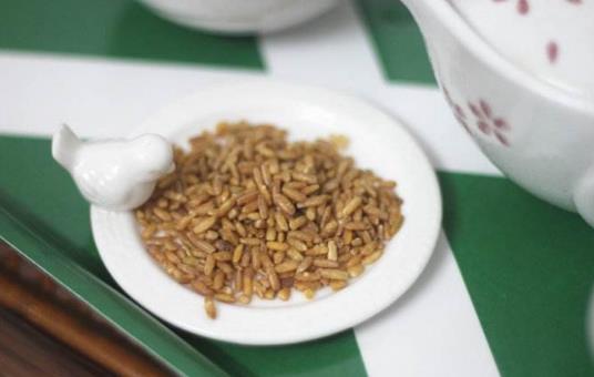 教你如何制作养生糙米茶