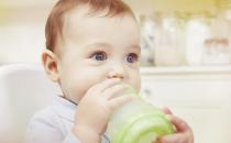 ​4个月宝宝吃奶量多少算正常