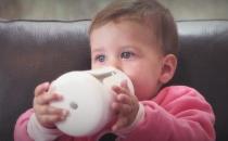 6个月的宝宝吃奶量减少怎么办