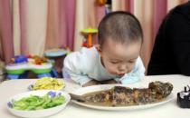 ​孩子吃饭慢应该怎么办