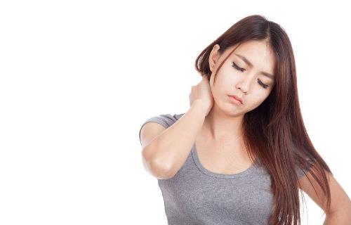 脖子上长小肉疙瘩是怎么回事