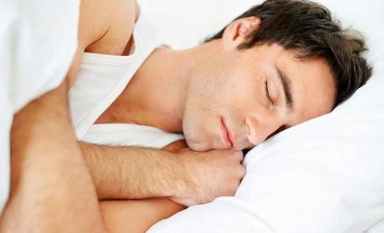 男人睡眠少于5小时会影响性欲