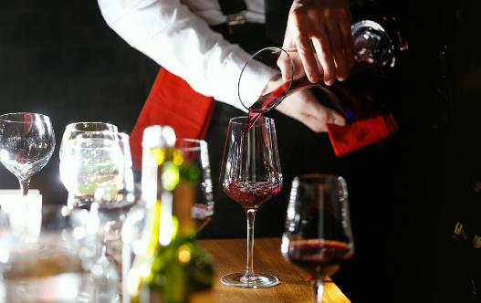 喝红酒的方式你都了解吗？