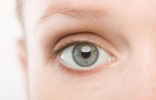 如何预防干眼症？干眼症的症状