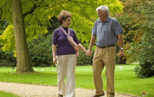 老人出现黄疸需要注意防癌!