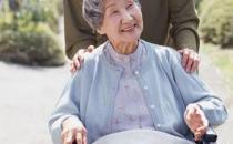 如何照顾好家中的瘫痪老人