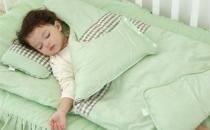 ​天冷婴儿被子盖太严会出危险 宝宝睡觉如何正确保暖