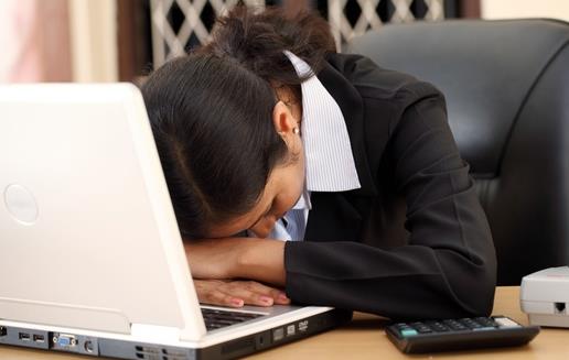 女性经期头痛有哪些症状