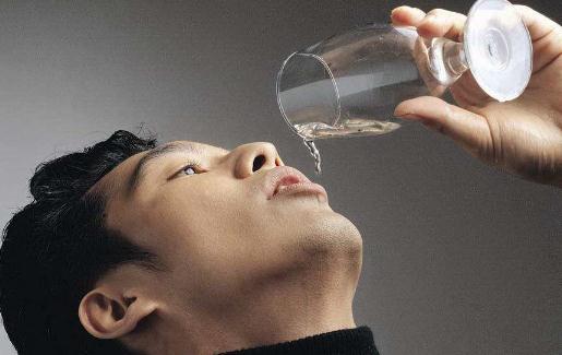男性饮酒过量会导致阳痿 中医教男人养肾秘诀