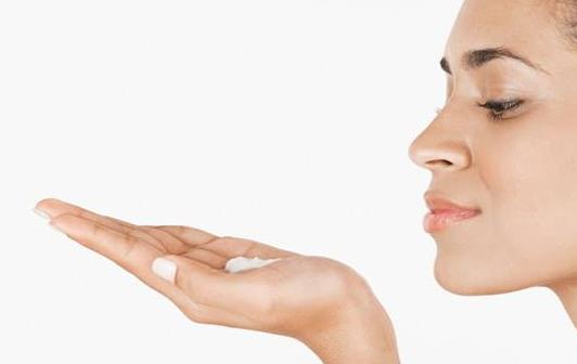 冬季预防手足皲裂要遵循这些要点