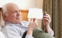 秋冬季节要小心预防抑郁症！