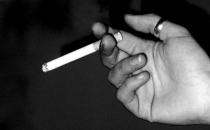 十四个致癌因素 吸烟的危害最大