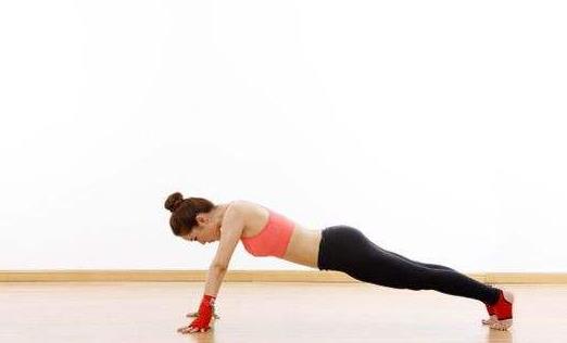 几招运动帮你瘦腰两侧的肉肉