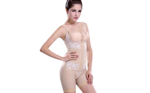 事业线挤挤就有了？别选太小的内衣！