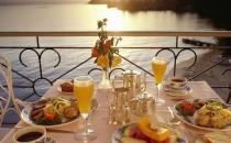 晚餐吃太饱竟有这些危害