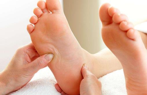 脚底按摩的好处有哪些