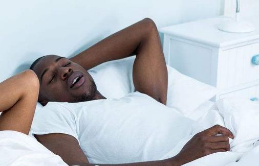 睡姿影响男人性功能 什么睡姿好