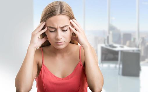 经期前后爆痘怎么办？如何护理痘痘肌肤