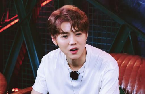 鹿晗个人资料简介 鹿晗照片 明星鹿晗的QQ号 鹿晗新歌推荐