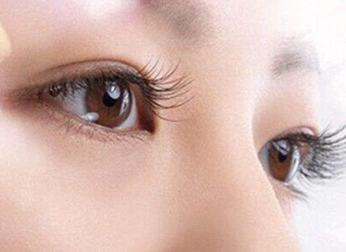 眼部整容时可能遇到的问题及存在的6大误区 动人眼眸的标准