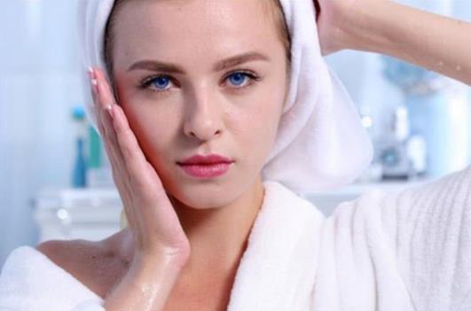 晚上护肤的正确步骤 保湿护肤的技巧秘诀