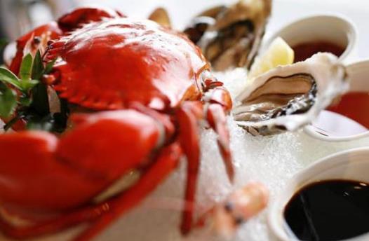 吃海鲜沾醋的作用 除腥味杀菌促进消化和吸收