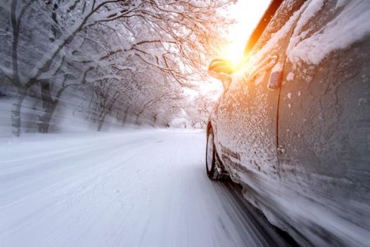 冬季行车注意事项 冬季车祸多发四个危险时段提醒