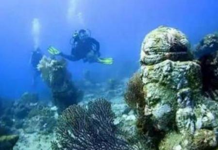 “海底佛寺”在东南亚的海底被发现 佛像完好保留