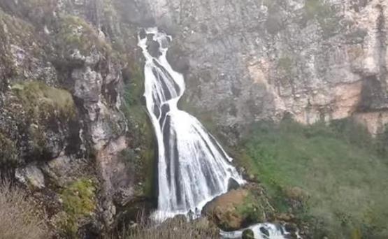 中国最恐怖的瀑布一泉瀑布 下雨天会出现新娘身影 还被拍成了电影