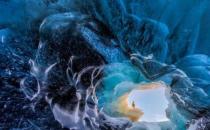 ​冰岛的冰洞又称大冰洞、蓝冰洞 全天然形成非常美丽