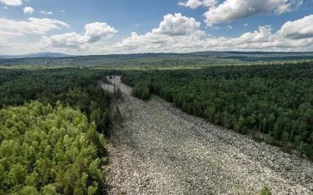 俄罗斯奇特石头河 6公里见不到一滴水 却有流水声