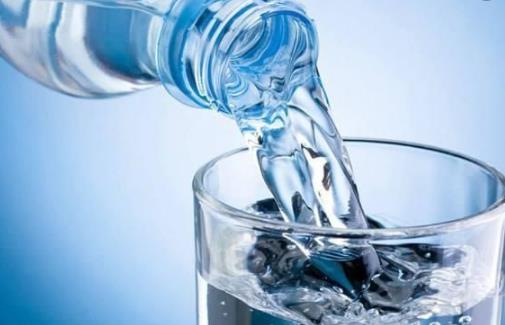 女性多喝水有想不到的好处 可以清洁肺部