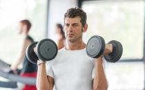 男性健身必备五大动作 健身锻炼四常识