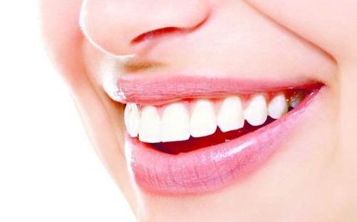 美白牙齿有妙招 这些方式助你牙齿白白
