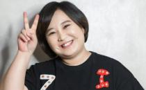 想醉倒在酒窝里 甜甜的酒窝可以后天形成哦