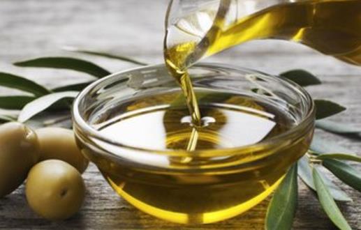 橄榄油不单有很高的养分价值 还有良多生涯小妙用