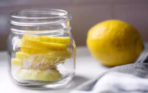喝柠檬泡水美白又瘦身 来泡一杯优质柠檬水吧