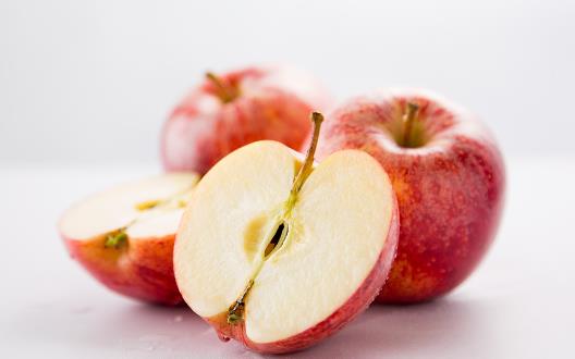 苹果带皮吃的作用 清洗果蜡最安全的方法