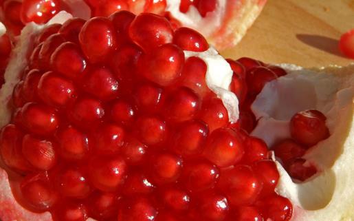 红石榴被誉为水果中的红宝石 红石榴的功效及食用小妙招