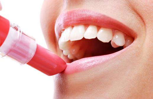 这些因素可能导致牙齿出血