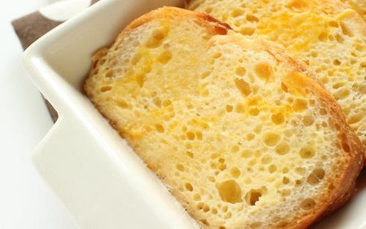 面包放好久不变坏 需要顾虑的是用非法添加物来防腐