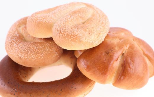 面包放好久不变坏 需要顾虑的是用非法添加物来防腐