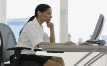 长期久坐伤神又损脑 六个动作减轻久坐伤害