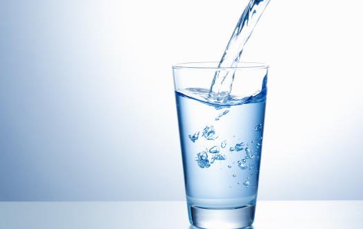 烧开的自来水里有水垢，还能不能喝？