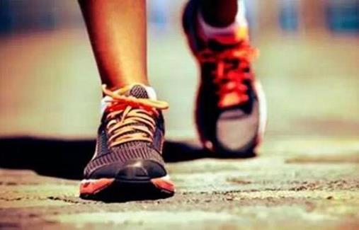 走路方式多种多样 不同走路姿势带来不同的健身效果