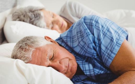 老人总爱做噩梦 减少外界环境因素导致的恶梦发生